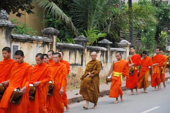 Luang Prabang - Aumône des moines