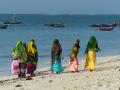 Zanzibar - Nungwi femmes en tenues traditionnelles